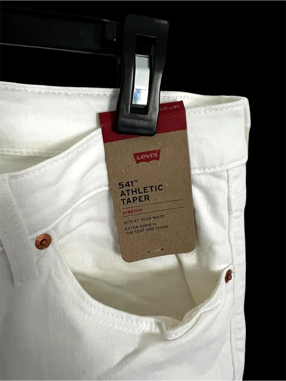 Men's Levis 541 Athletic Taper White Jeans. W33 x L32